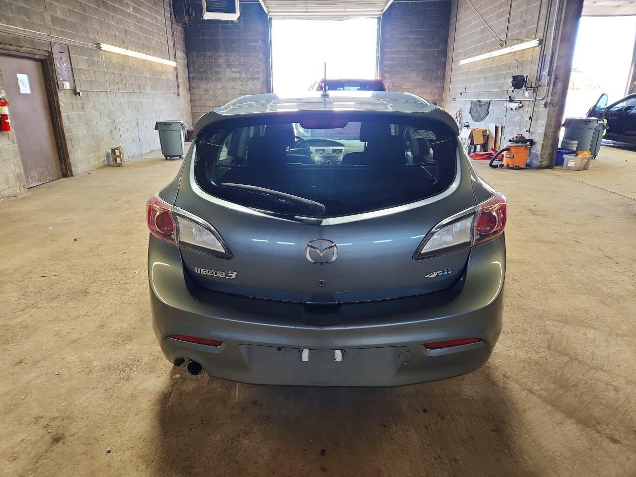2012 Mazda 3 I - Image 6