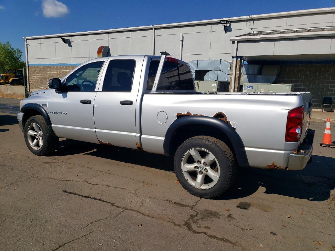 2007 Dodge Ram 1500 St - Фото 2