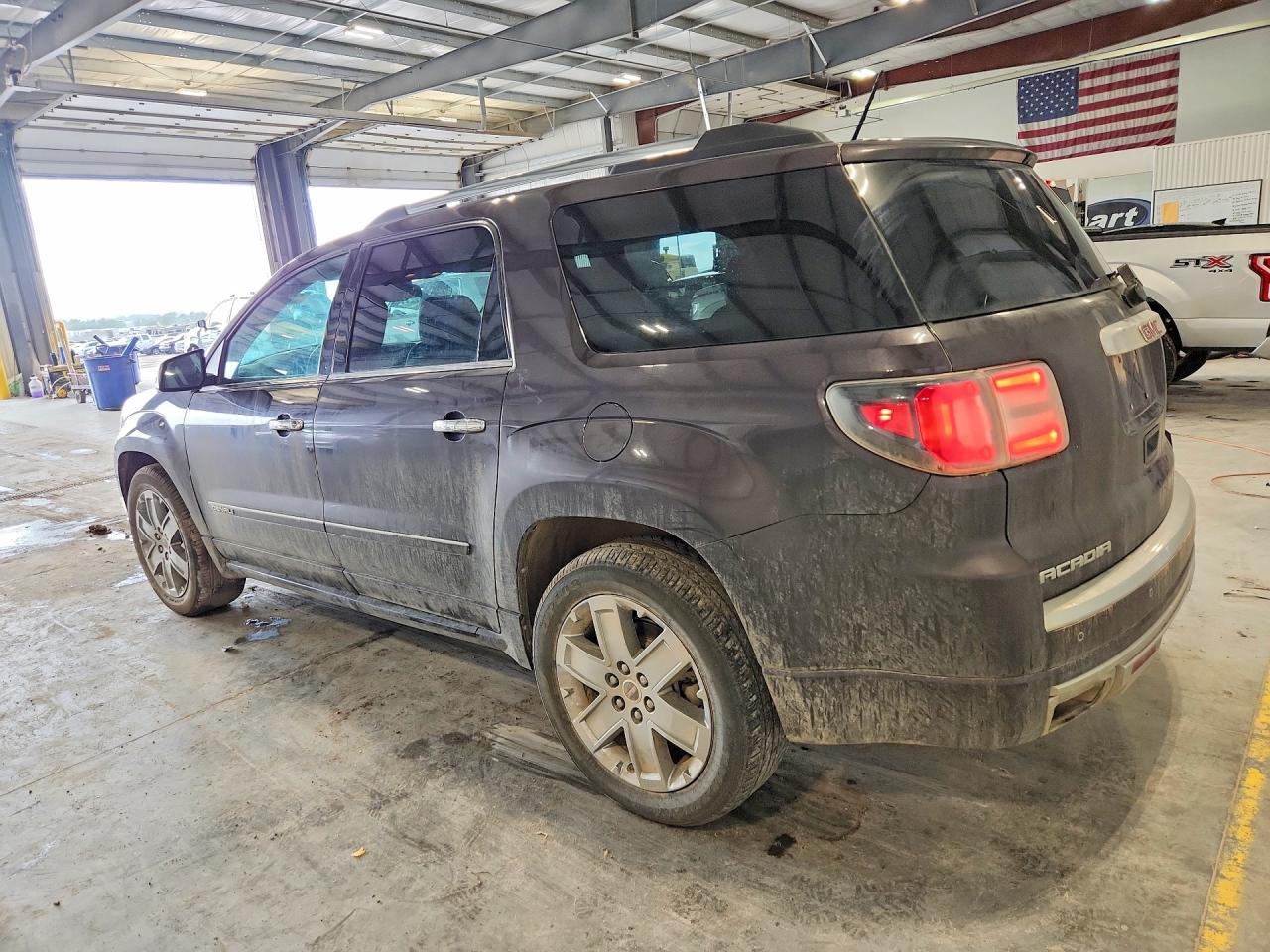 2015 GMC Acadia Denali - Фото 2