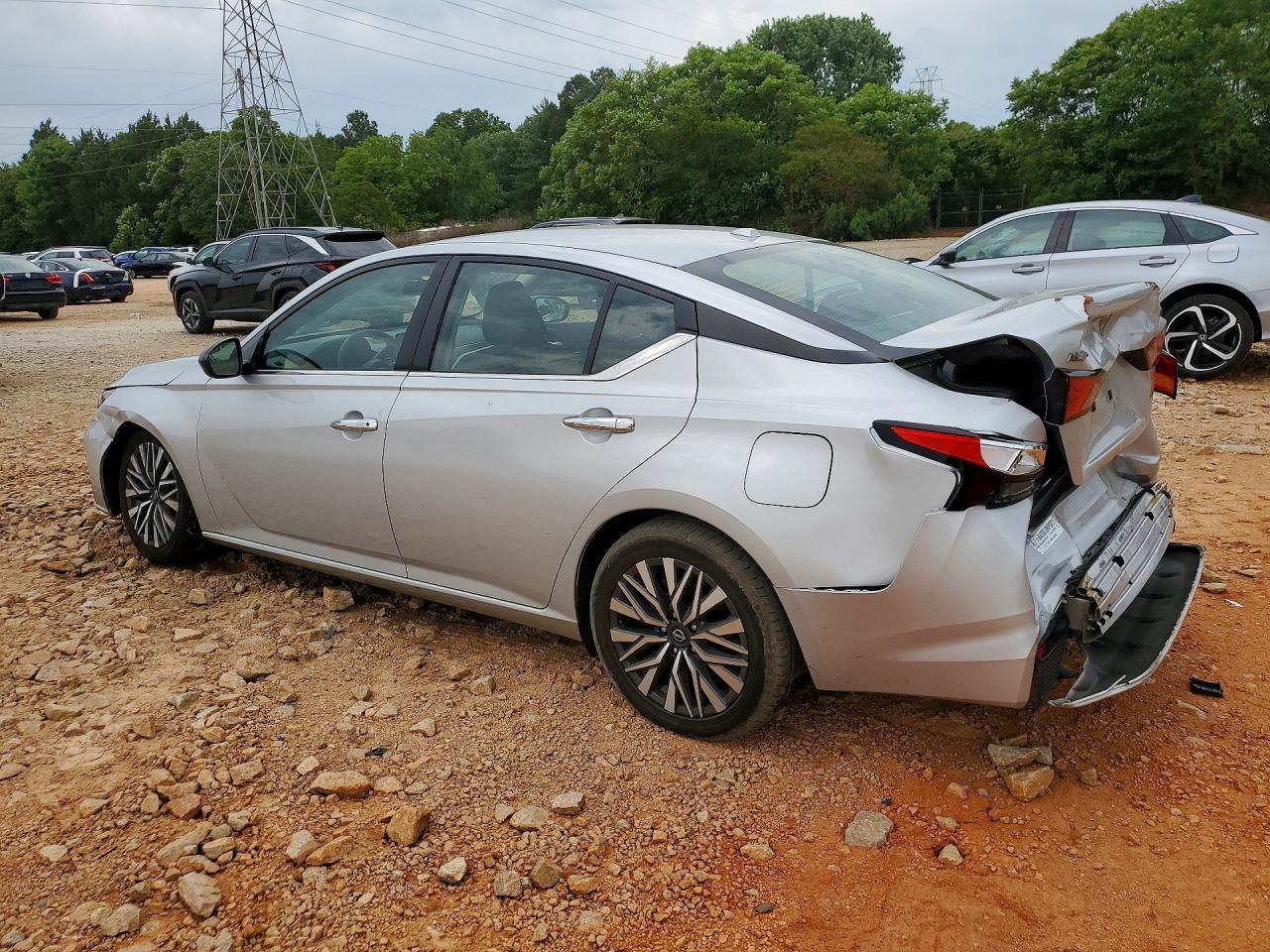 2024 Nissan Altima 2.5 Sv - Image 2