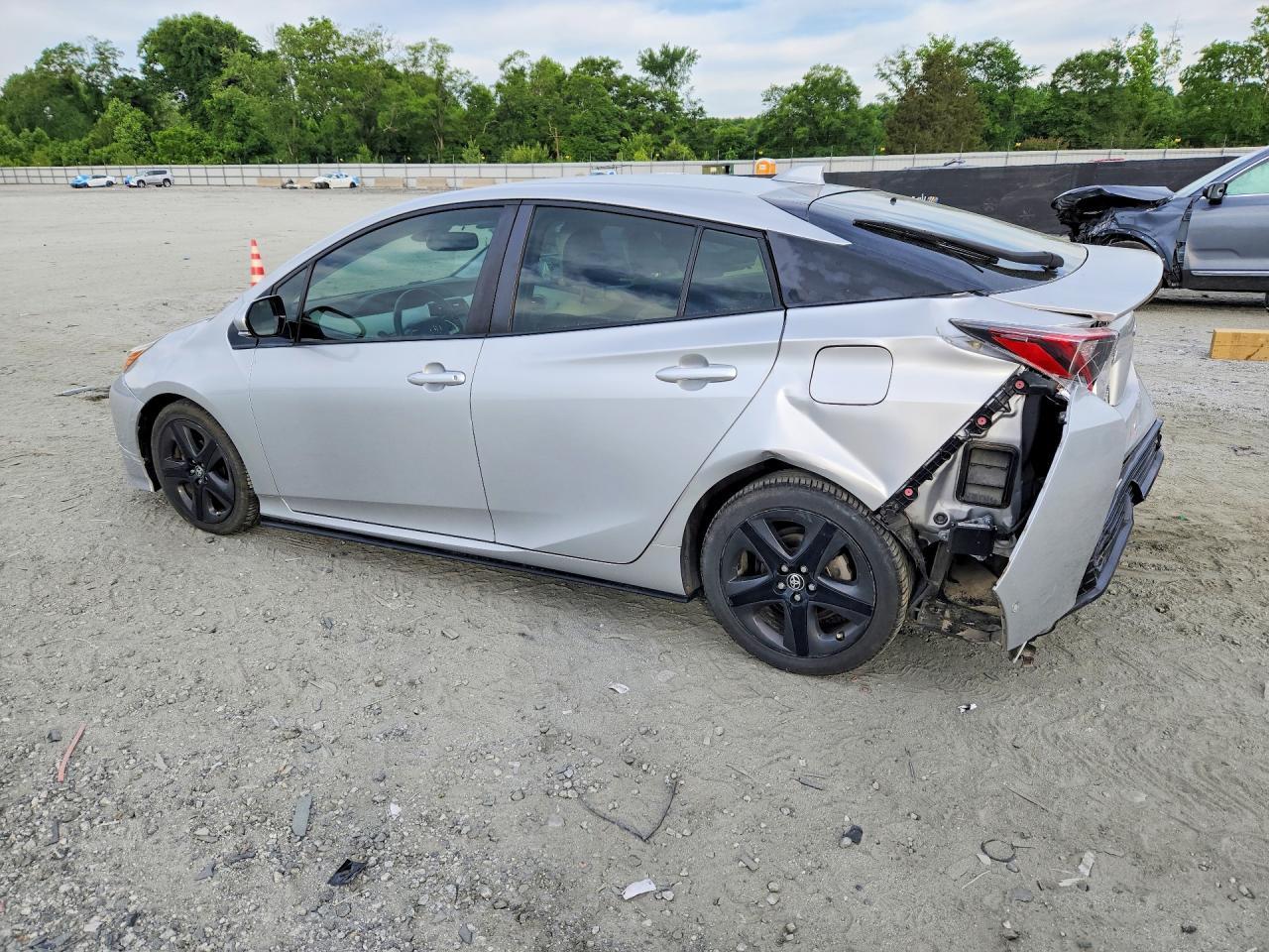 2017 Toyota Prius Four Touring - Image 2
