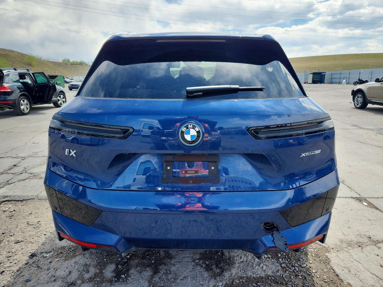 2025 BMW Ix xDrive50 - Фото 6