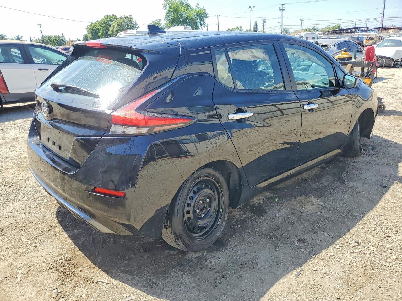 2025 Nissan Leaf S - Фото 3