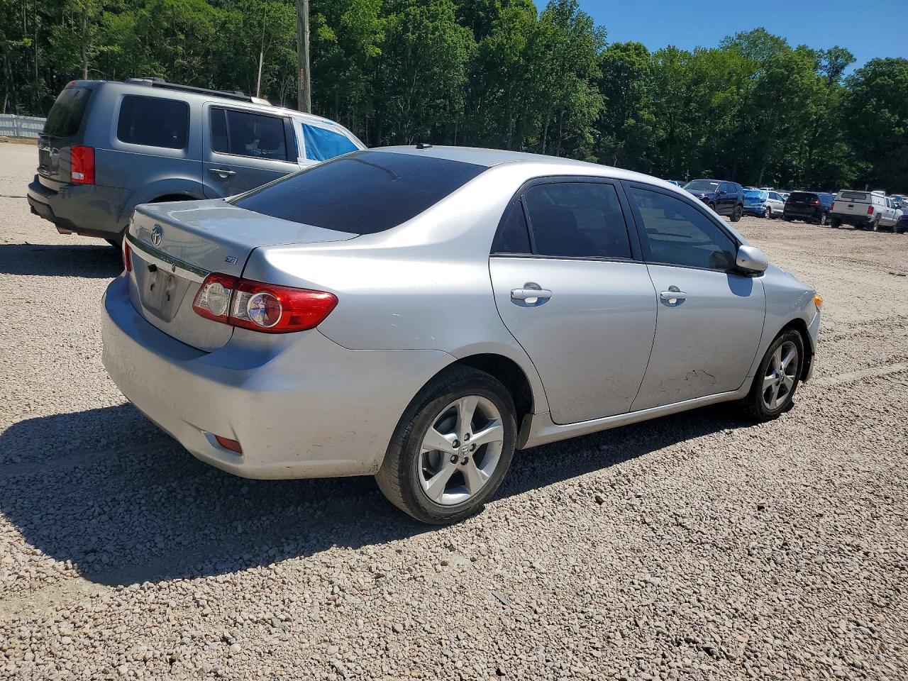 2011 Toyota Corolla Le - Фото 3