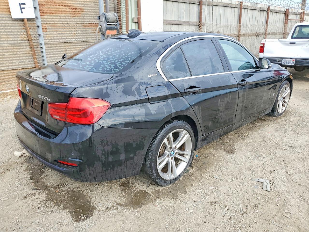 2017 BMW 330E - Image 3