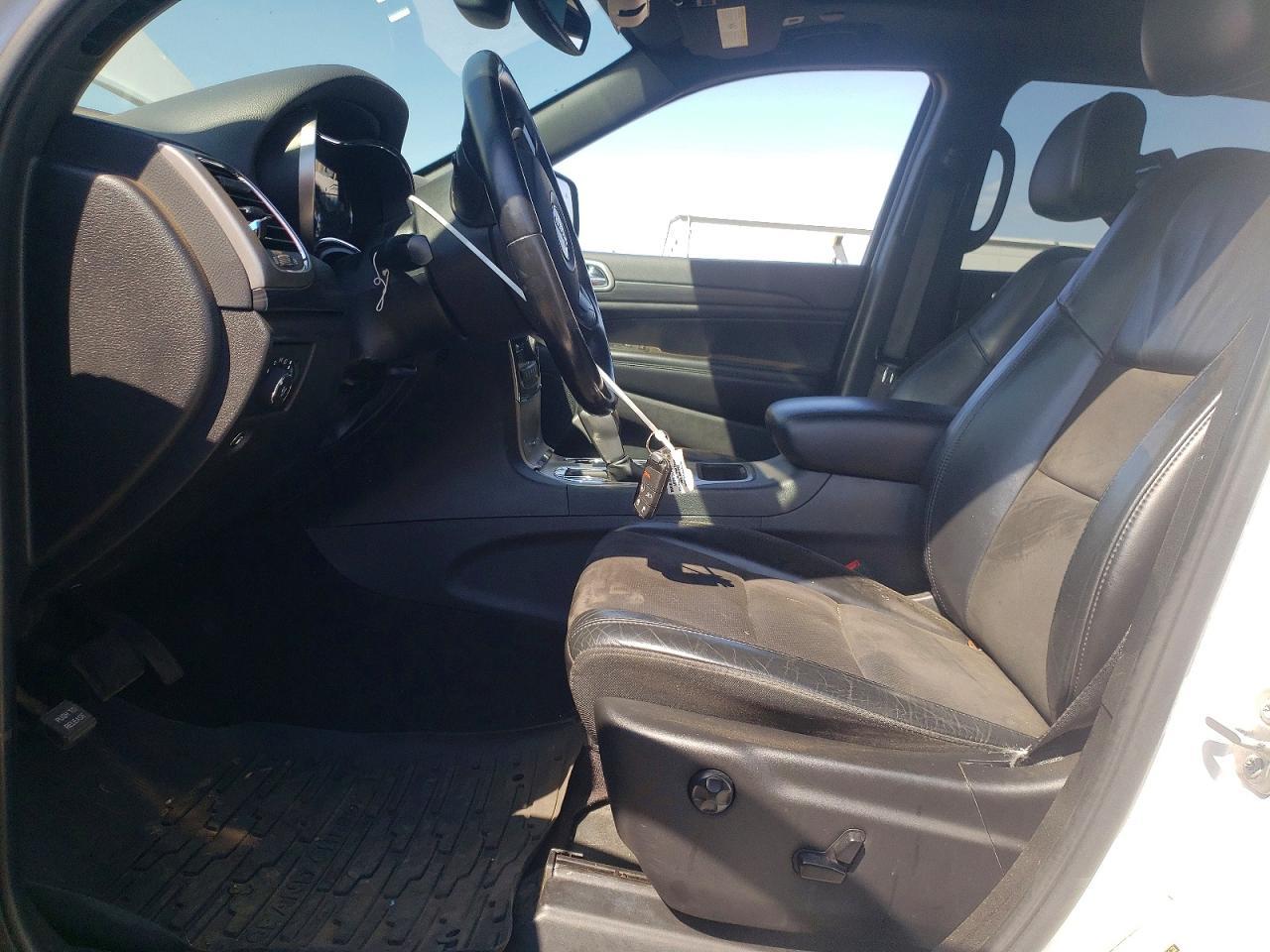 2019 Jeep Grand Cherokee Laredo - Image 7