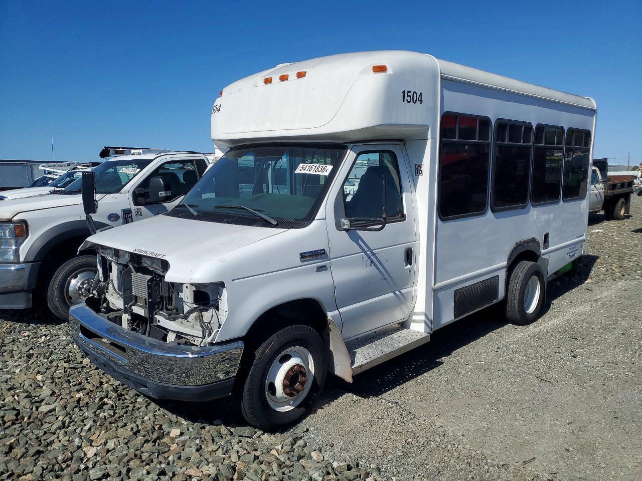 2013 Ford Econoline E350 Super Duty Cutaway Van - Image 2