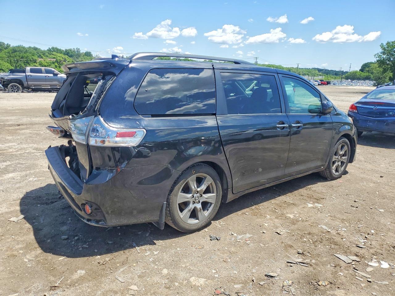 2018 Toyota Sienna Se Premium 8-Passenger - Фото 3