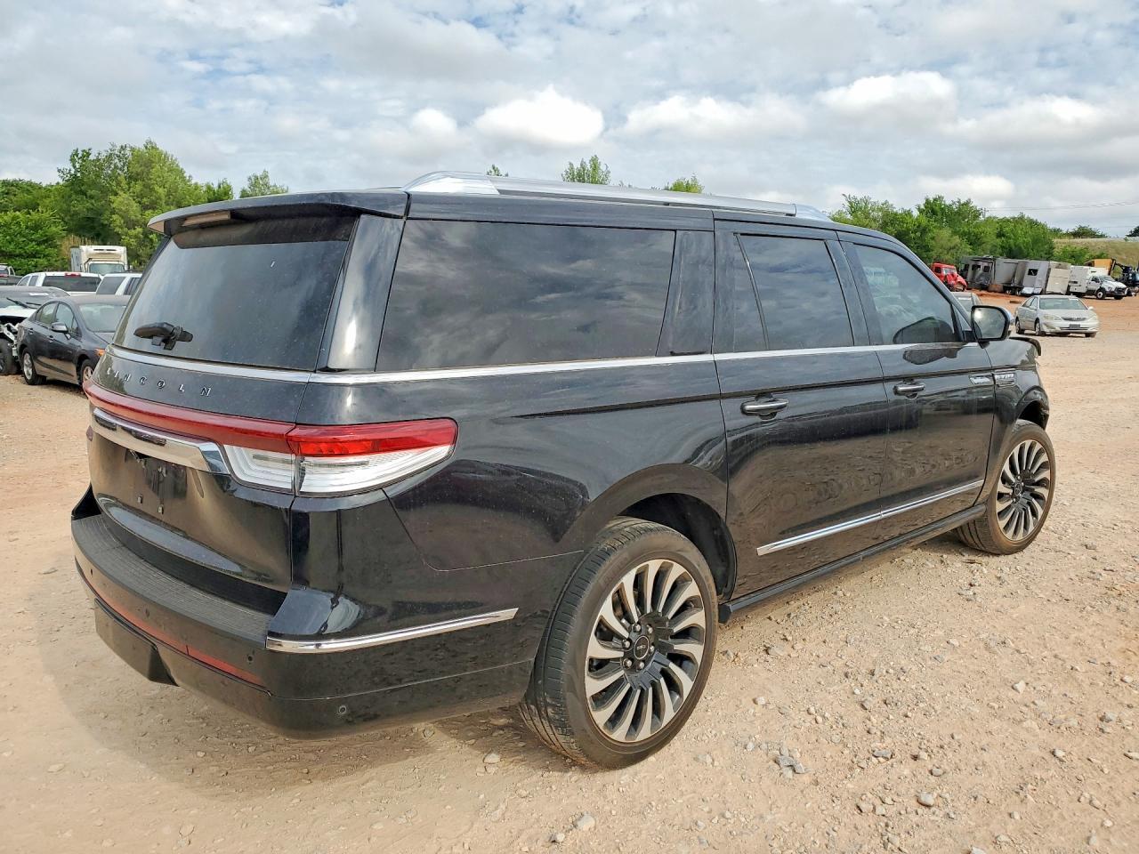 2022 Lincoln Navigator L Black Label - Фото 3