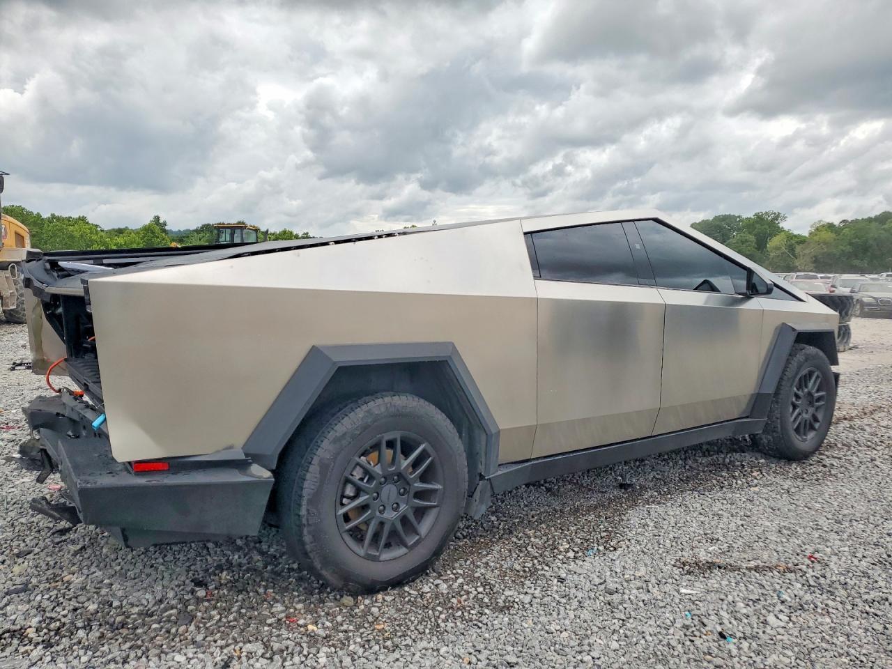 2025 Tesla Cybertruck - Image 3