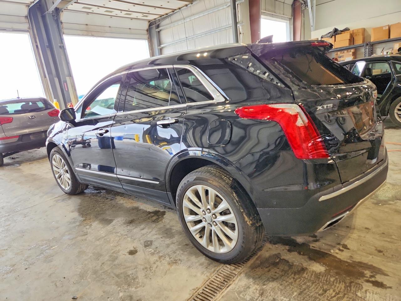 2017 Cadillac Xt5 Platinum - Фото 2