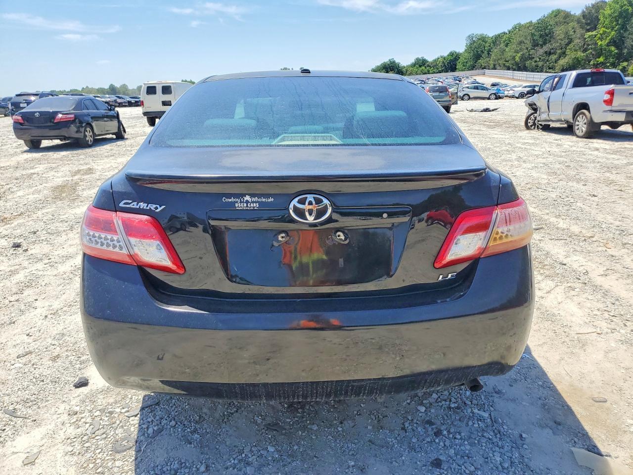 2011 Toyota Camry Le - Image 6