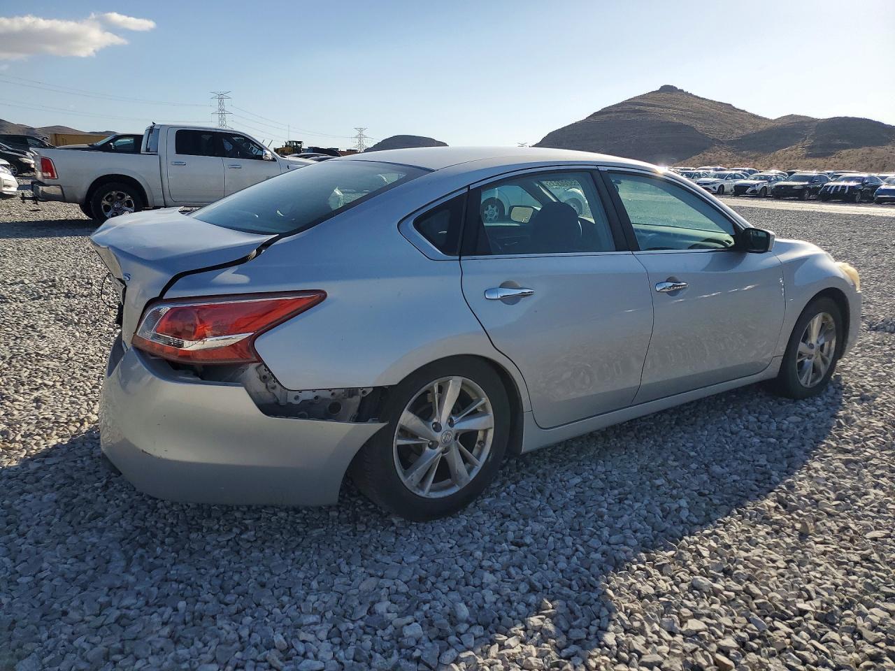 2013 Nissan Altima 2.5 - Image 3