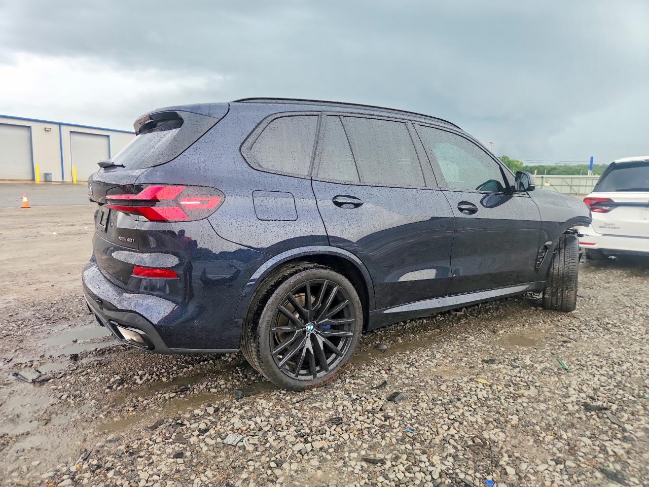 2025 BMW X5 xDrive40I - Image 3