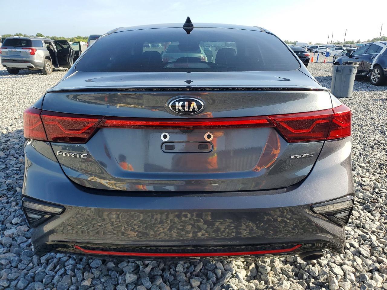 2021 Kia Forte Gt Line - Фото 6