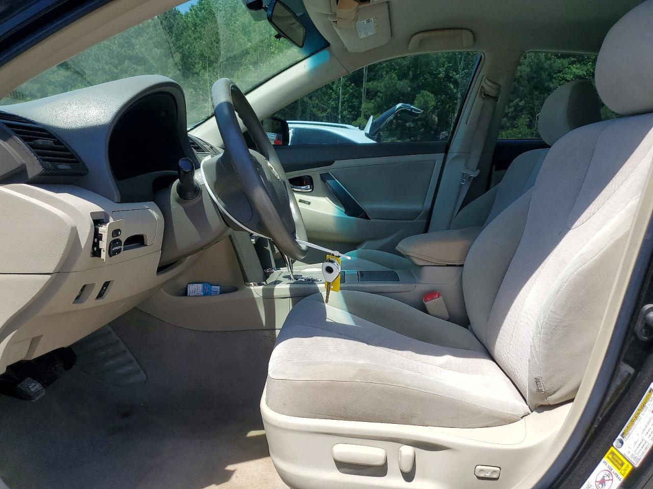 2011 Toyota Camry Le - Image 7
