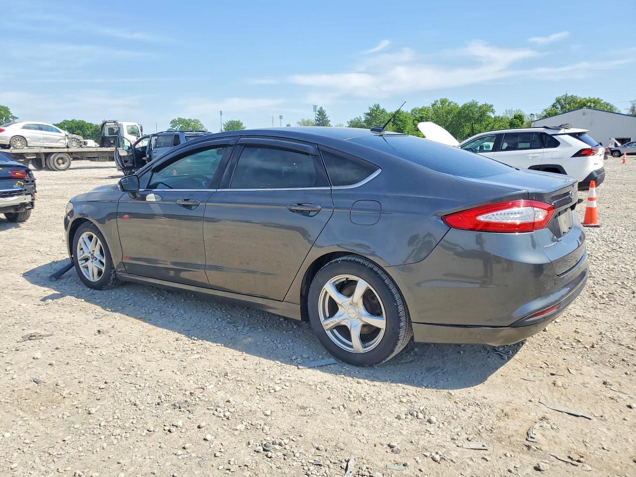 2015 Ford Fusion Se - Image 2