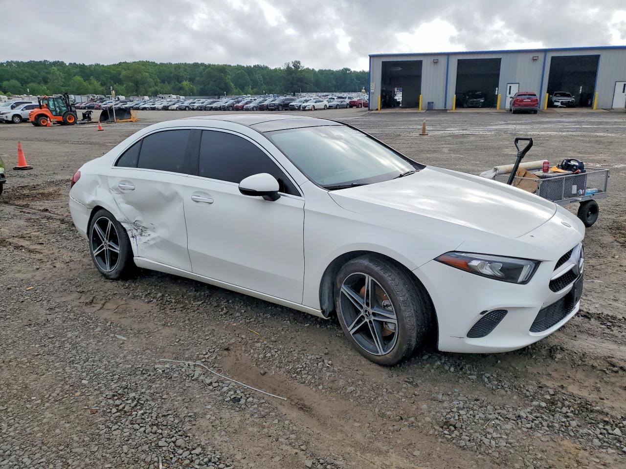 2019 Mercedes-Benz A 220 - Фото 4