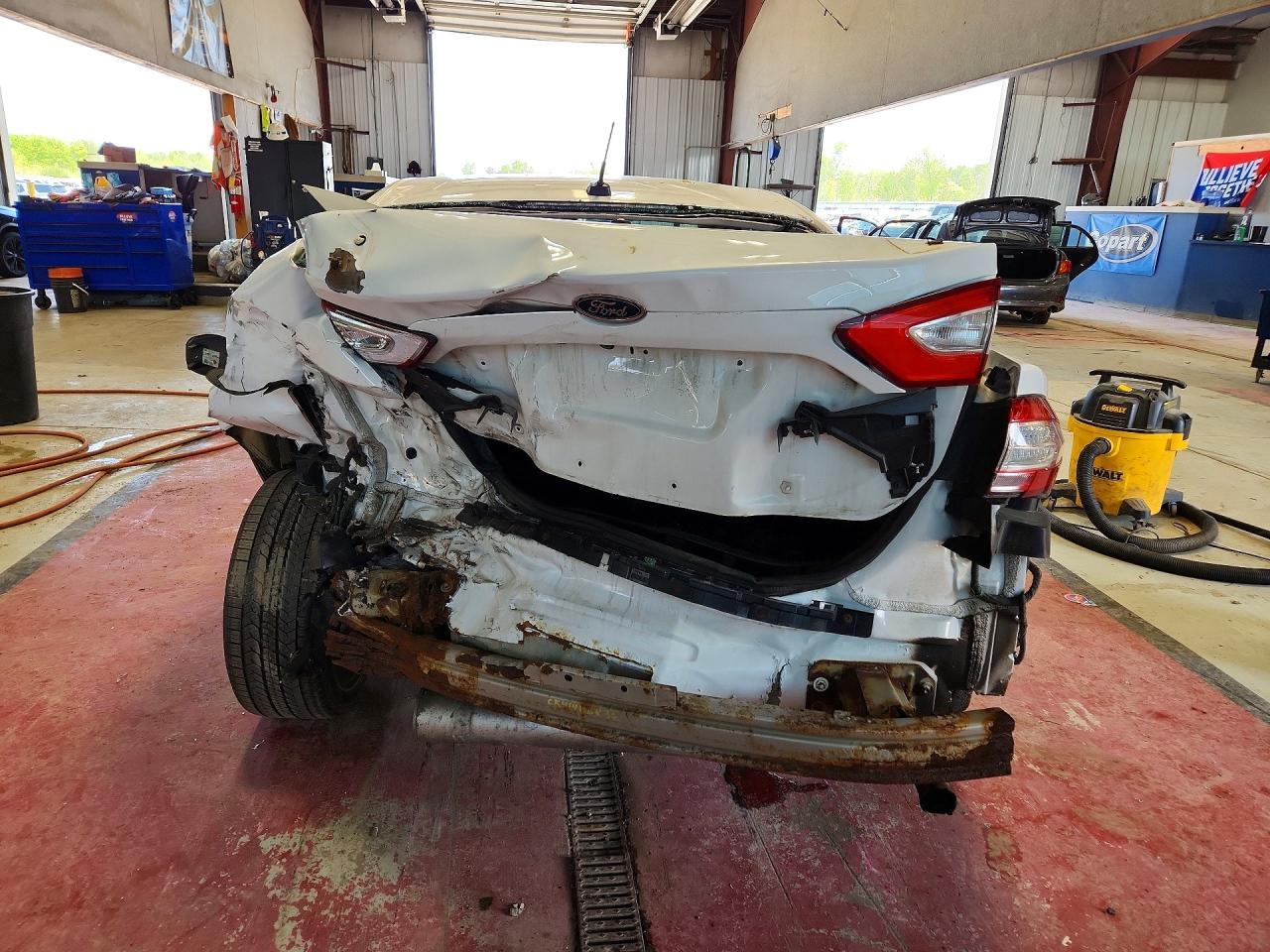 2016 Ford Fusion - Фото 6