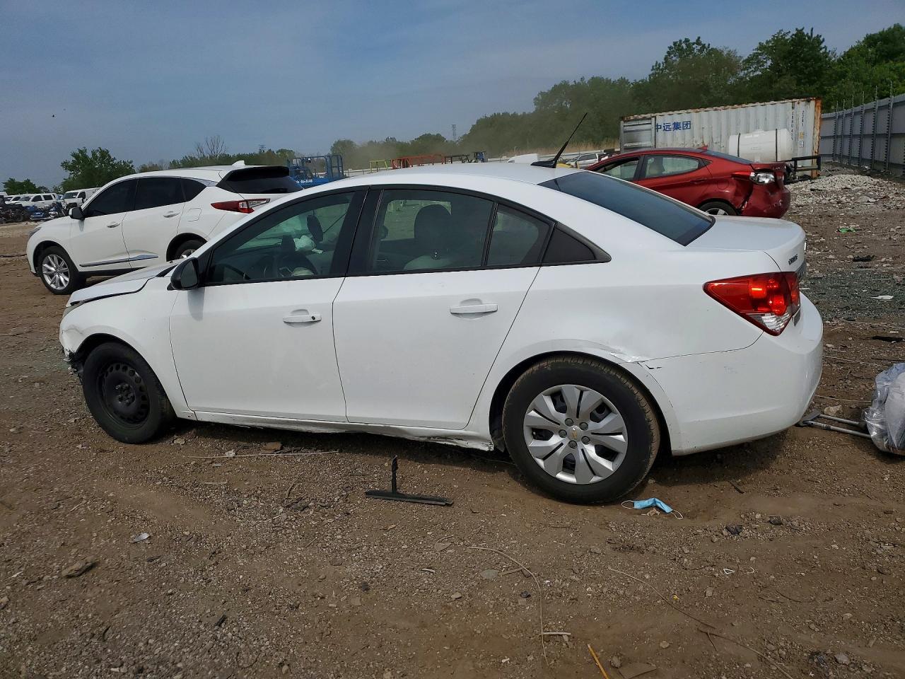 2013 Chevrolet Cruze Ls - Image 2