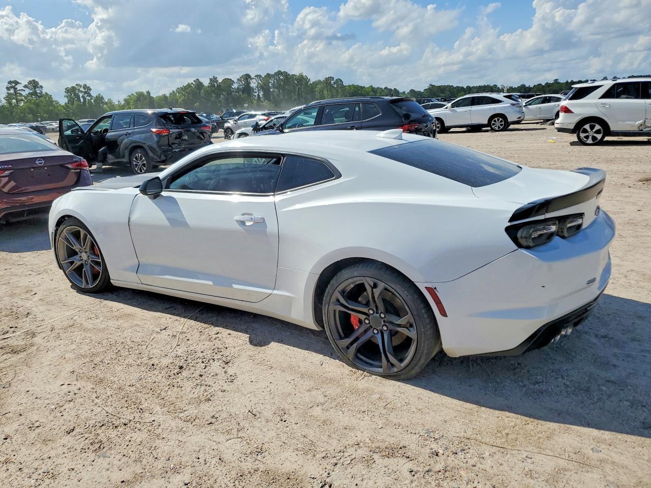 2019 Chevrolet Camaro Ss - Image 2