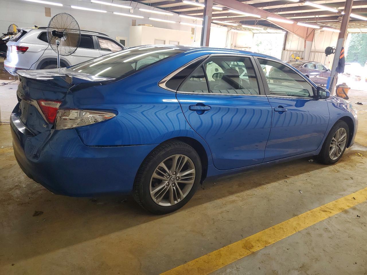 2017 Toyota Camry Se - Image 3
