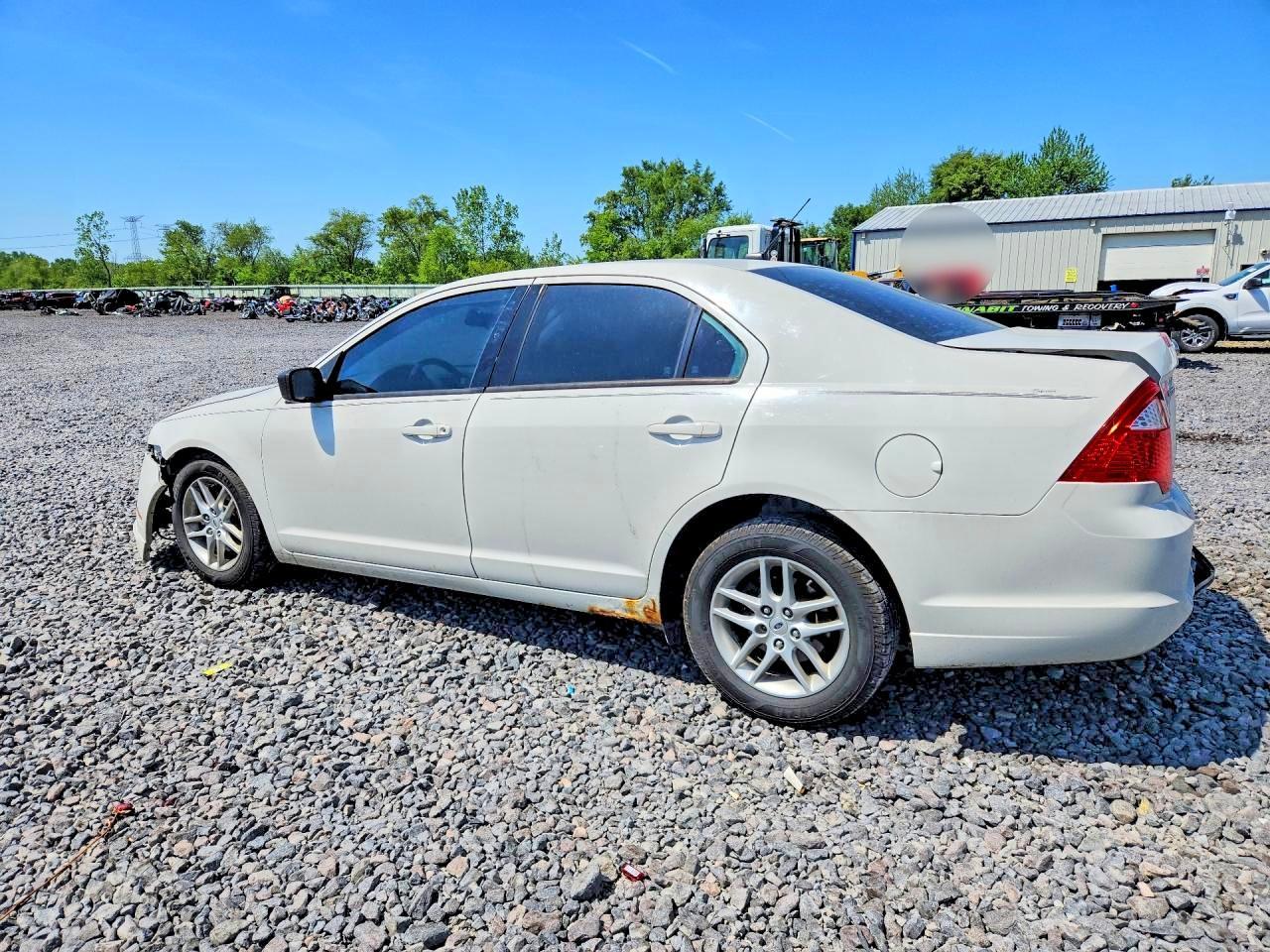 2010 Ford Fusion S - Фото 2