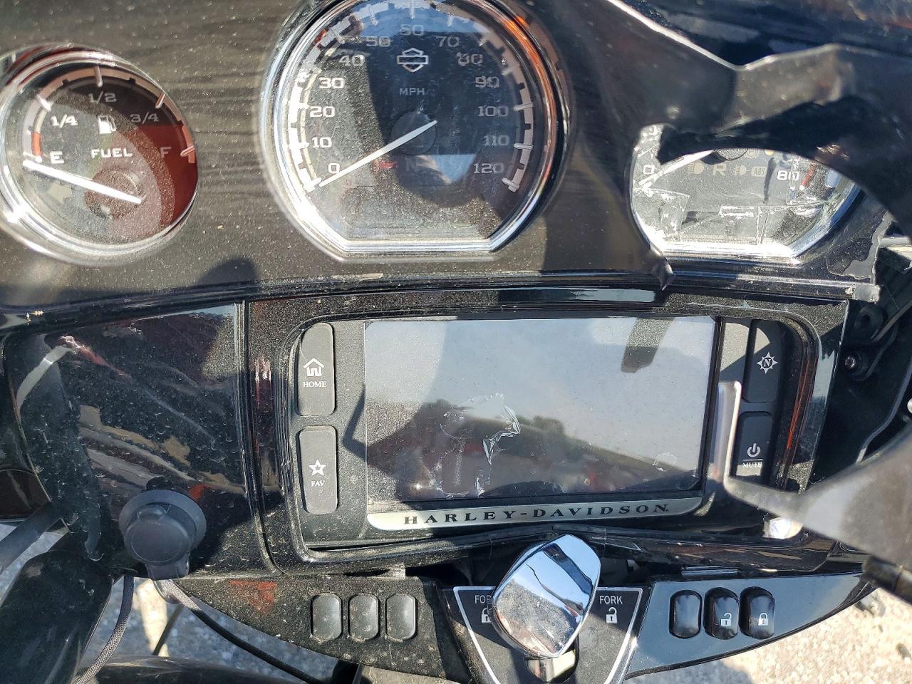 2017 Harley-Davidson Flhxse Cvo Street Glide - Фото 7