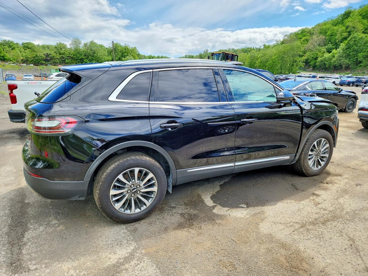 2023 Lincoln Nautilus - Image 3