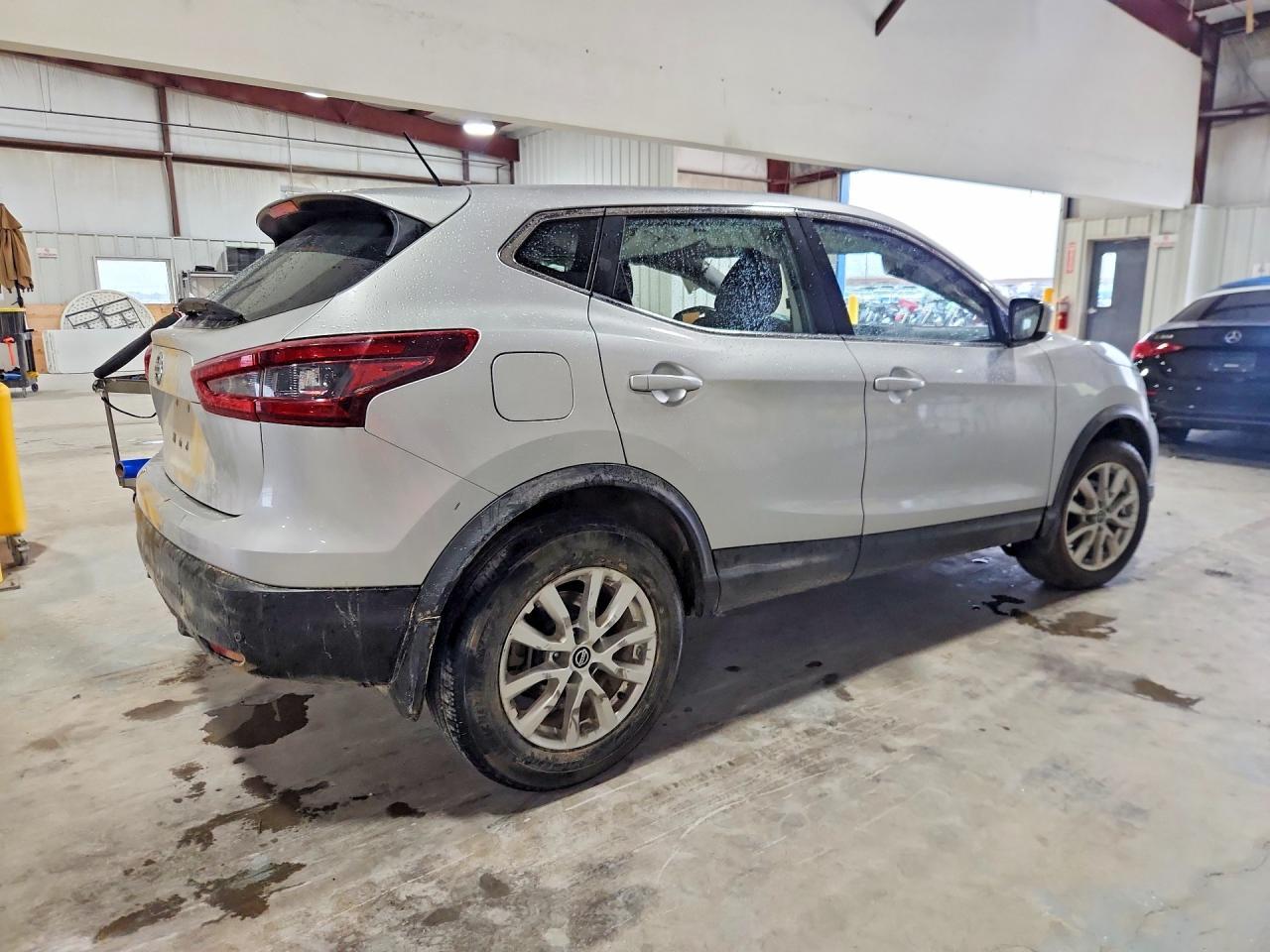 2021 Nissan Rogue Sport S - Image 3