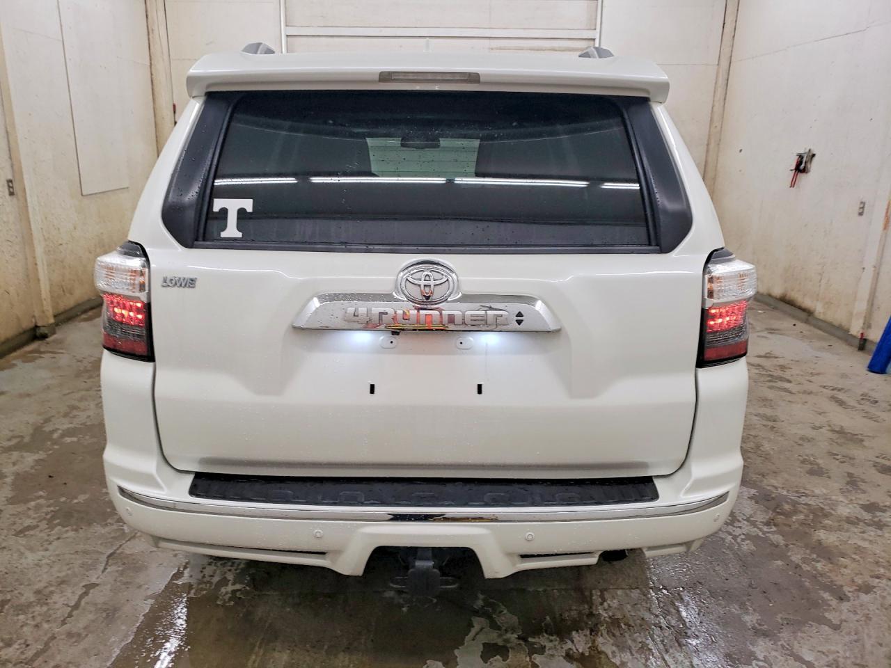 2015 Toyota 4Runner Limited - Image 6