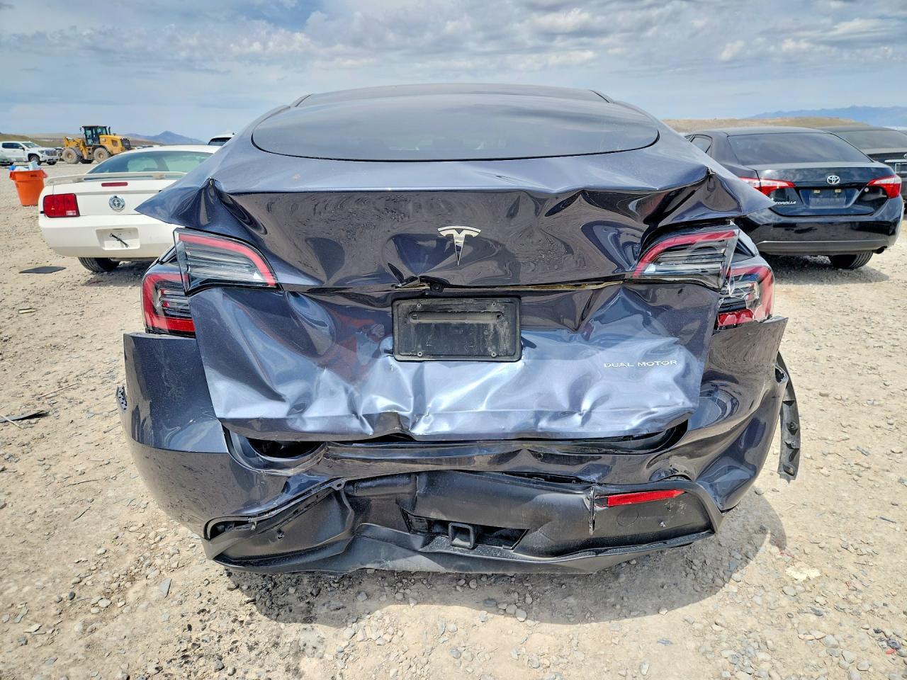 2023 Tesla Model Y - Фото 6