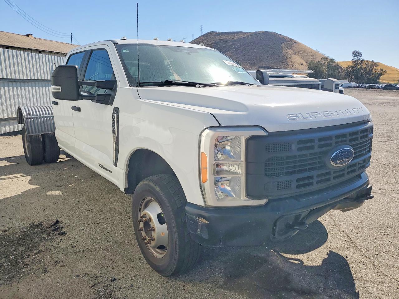 2023 Ford F350 Super Duty - Image 4