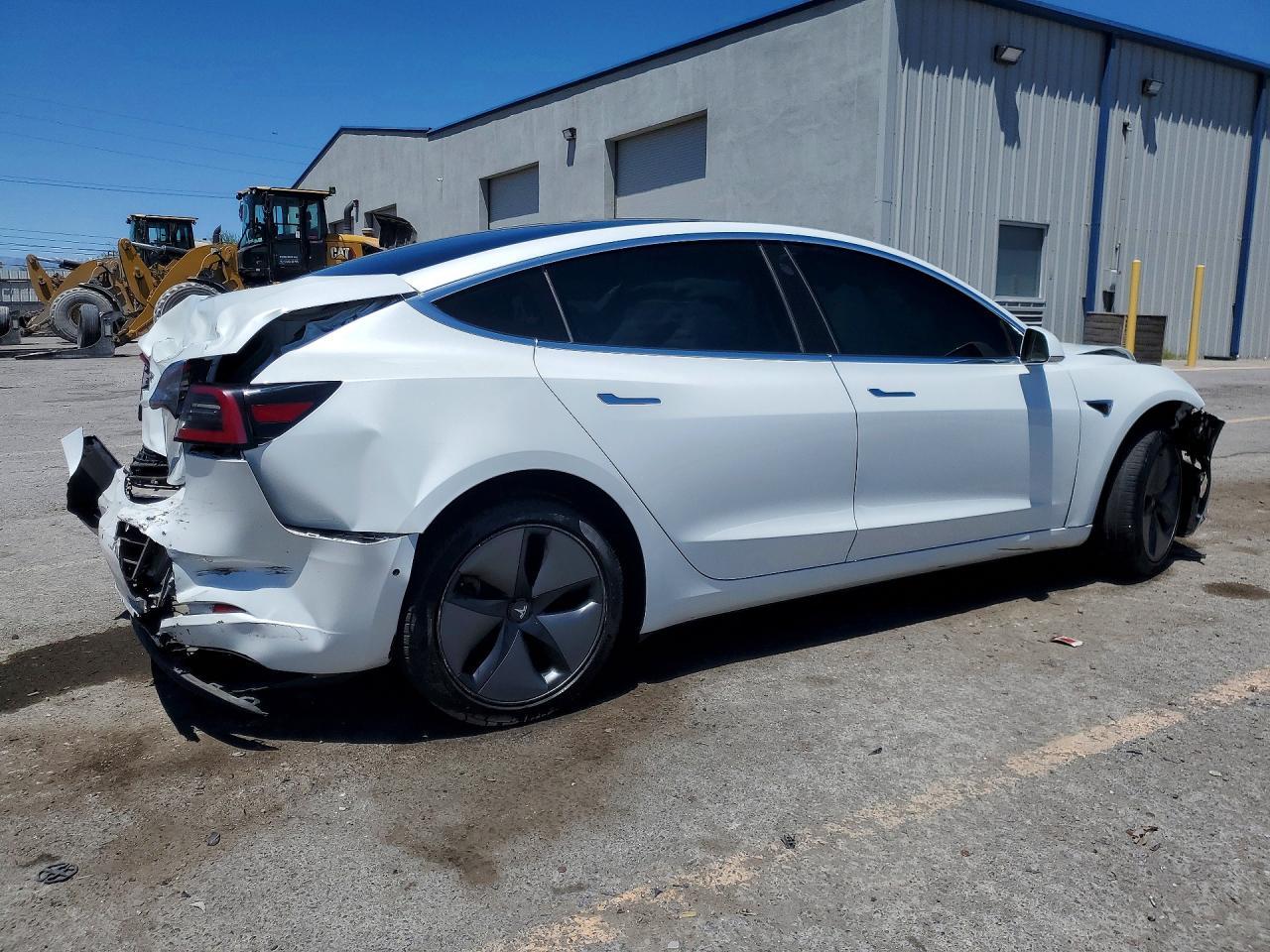 2019 Tesla Model 3 - Фото 3