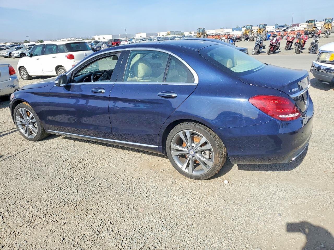 2015 Mercedes-Benz C 300 4Matic - Фото 2
