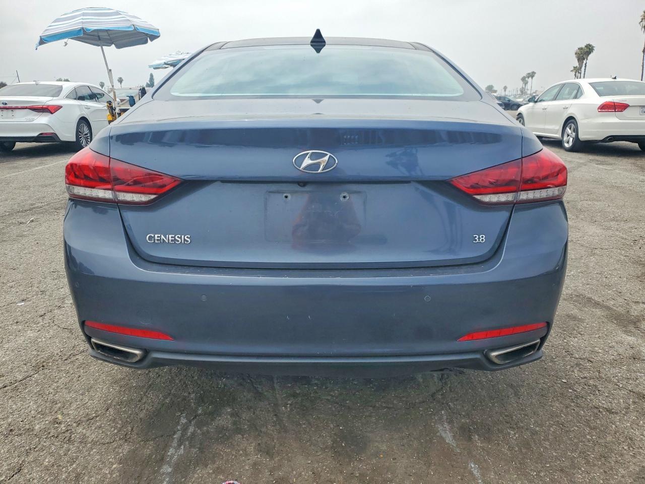 2016 Hyundai Genesis 3.8L - Фото 6