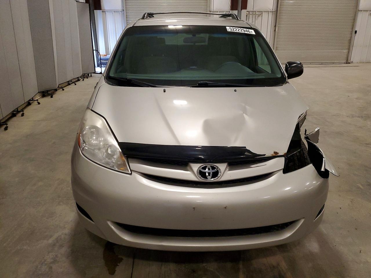 2008 Toyota Sienna Le 8-Passenger - Image 5