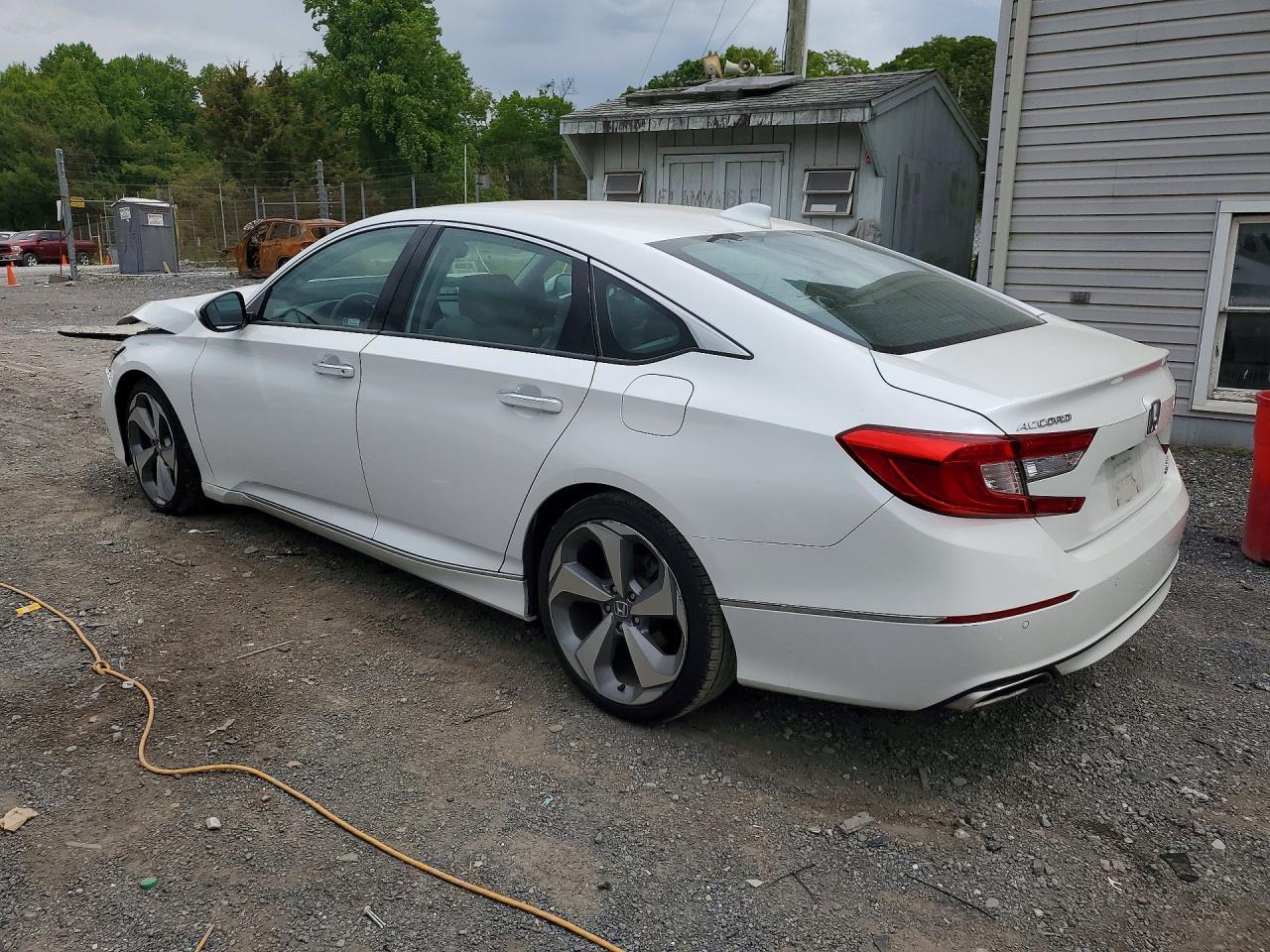 2019 Honda Accord Touring - Фото 2