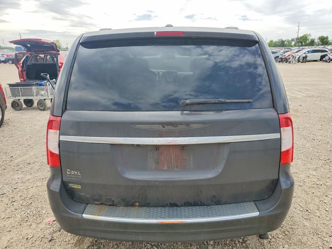 2011 Chrysler Town & Country Touring - Фото 6