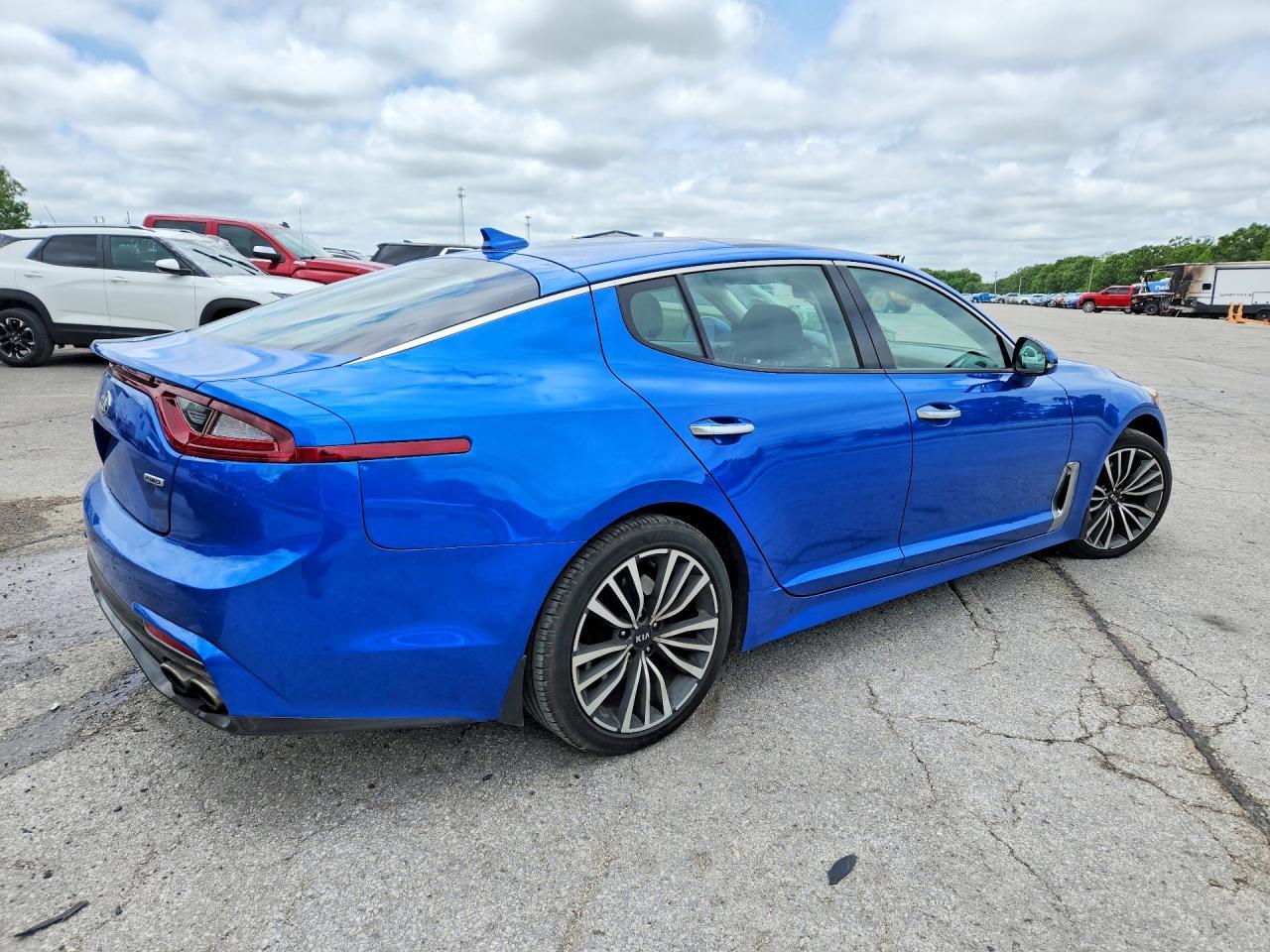 2018 Kia Stinger Premium - Фото 3