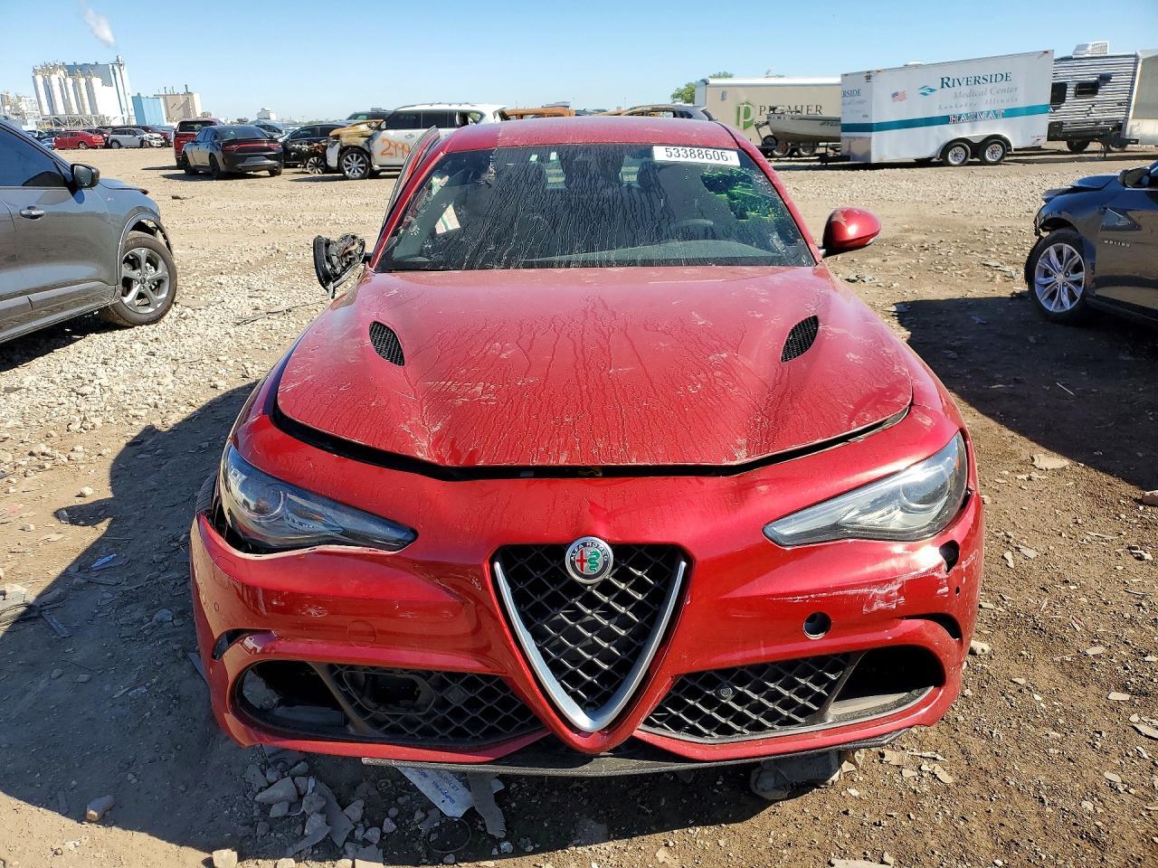 2018 Alfa Romeo Giulia Quadrifoglio - Image 5