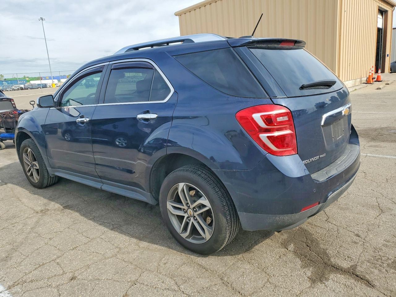 2017 Chevrolet Equinox Premier - Фото 2