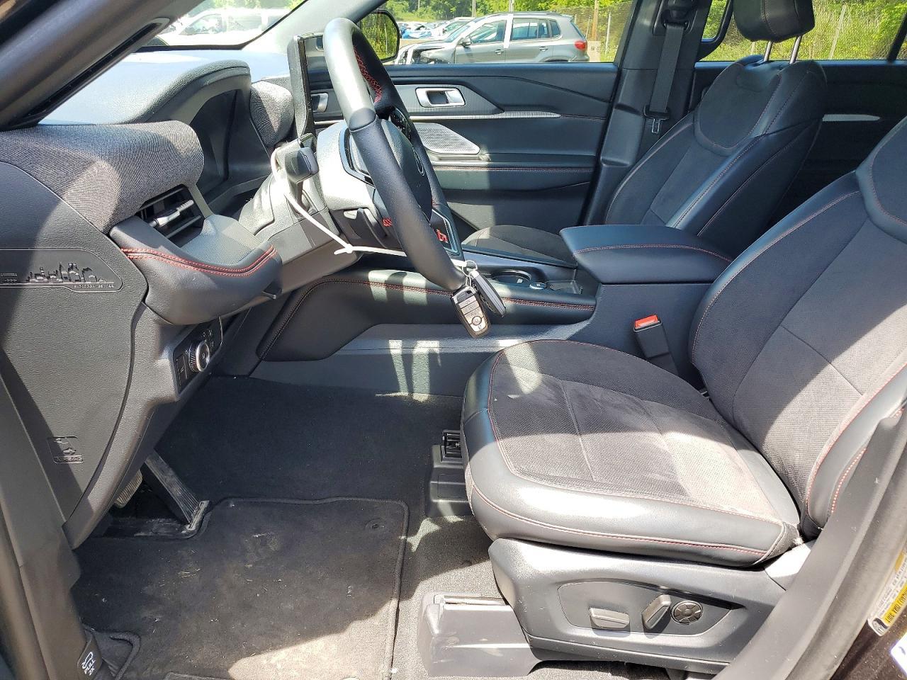 2025 Ford Explorer St - Image 7