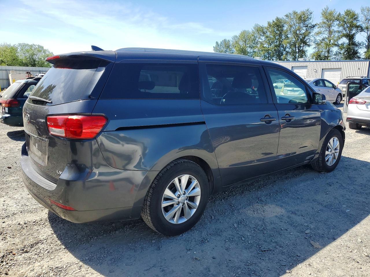2015 Kia Sedona Lx - Image 3