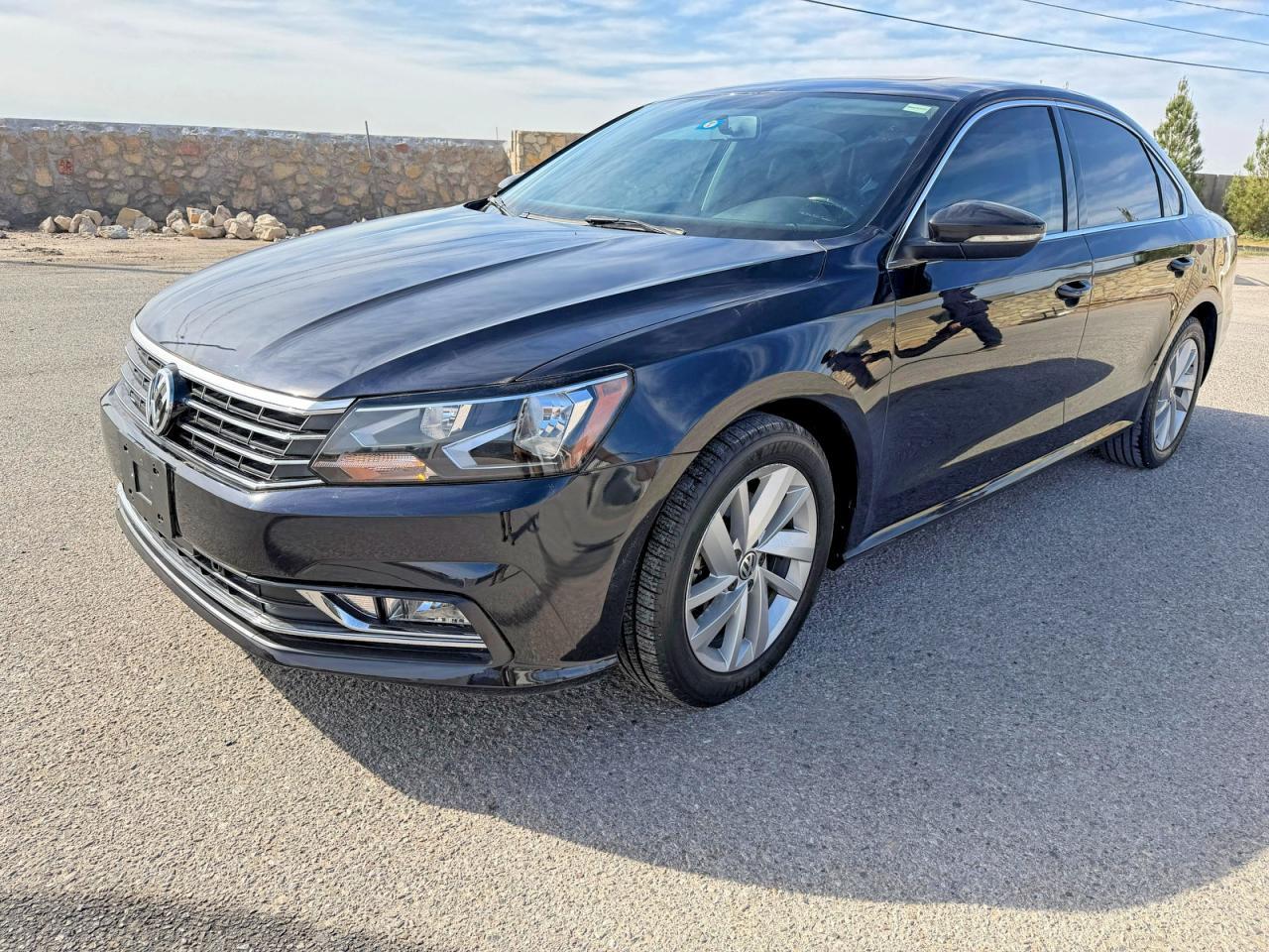 2018 Volkswagen Passat Se - Image 2