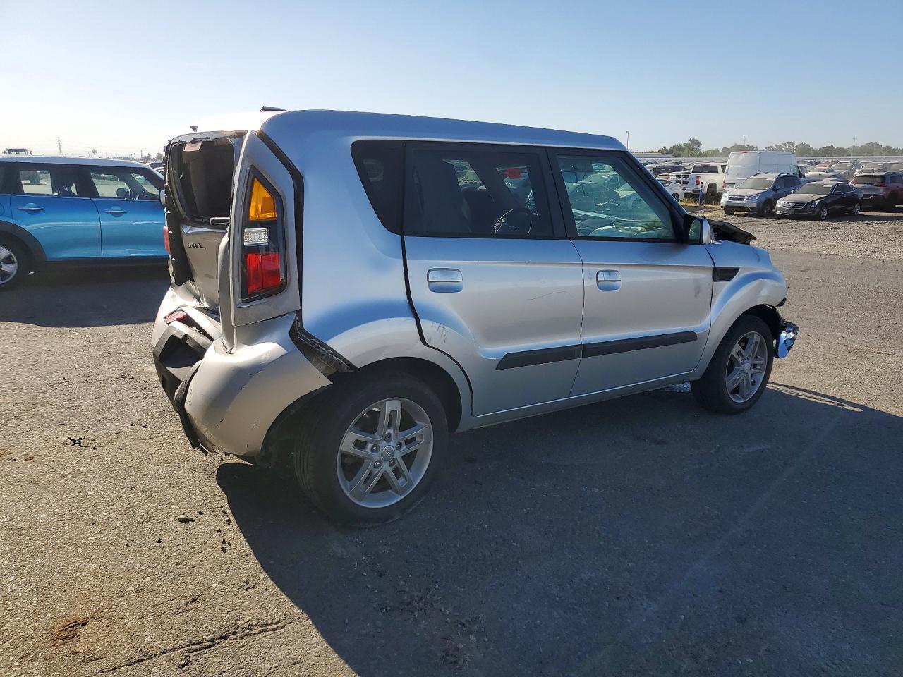 2010 Kia Soul + - Фото 3
