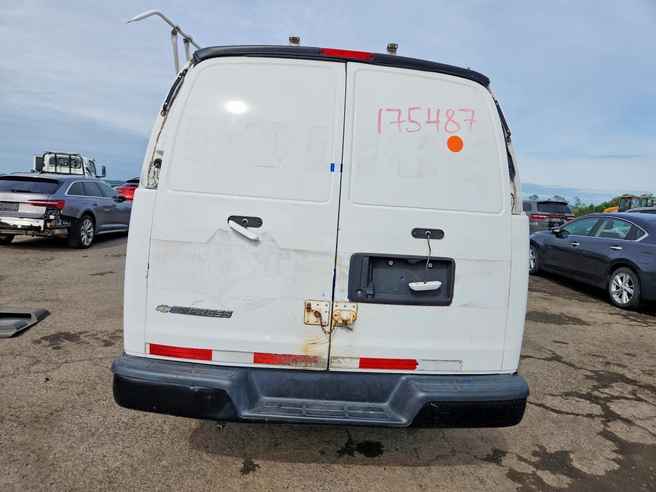 2017 Chevrolet Express 2500 Prisoner Transport Van - Image 6