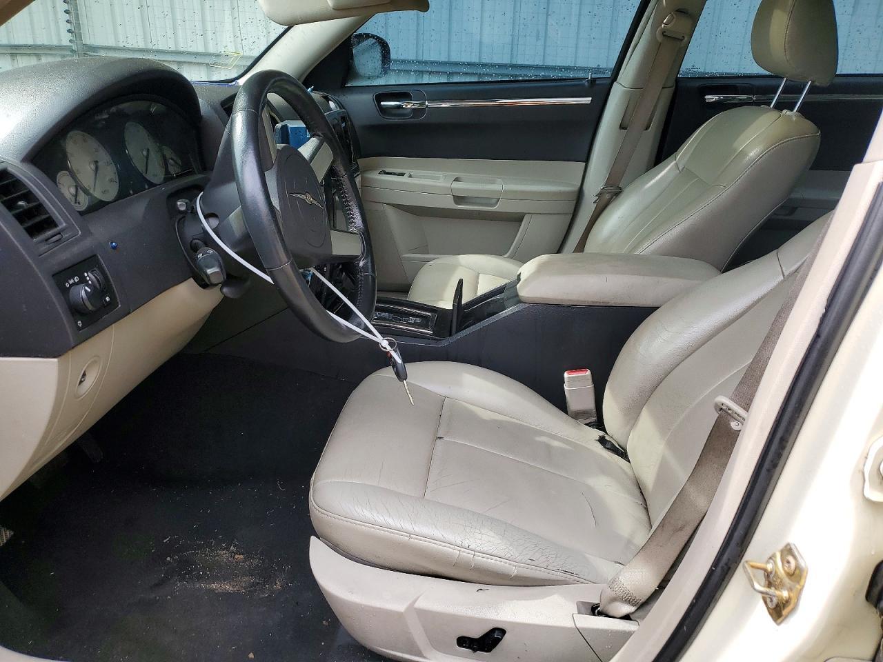 2005 Chrysler 300 Touring - Фото 7