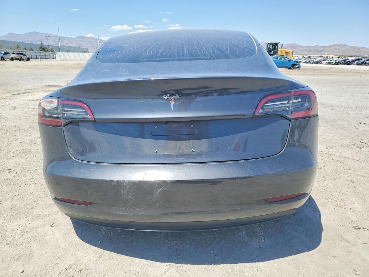 2018 Tesla Model 3 - Фото 6
