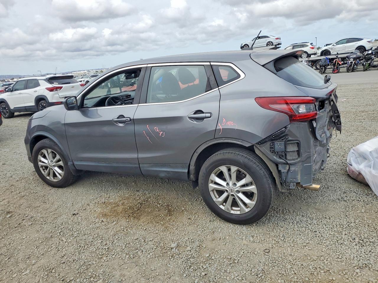 2020 Nissan Rogue - Image 2